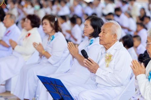 ภาพ No.293298:วันที่ 12 มกราคม พ.ศ. 2569 พิธีทอดผ้าป่าทำนุบำรุงศาสนสถาน ณ วัดพรสวรรค์ อ.สองพี่น้อง จ.สุพรรณบุรี ในโครงการธรรมยาตรา กตัญญูบูชา มหาปูชนียาจารย์ พระมงคลเทพมุนี(สด จนฺทสโร) พระผู้ปราบมาร อนุสรณ์สถาน 7 แห่ง ปีที่ 14