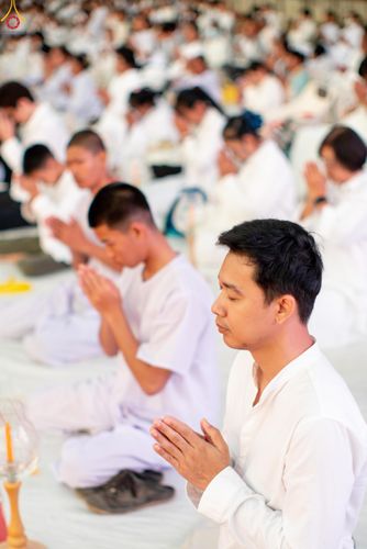 ภาพ No.292065:วันที่ 10 มกราคม พ.ศ. 2569 พิธีจุดประทีปถวายเป็นพุทธบูชา และบูชาธรรมมหาปูชนียาจารย์  ณ อนุสรณ์สถานคลองบางนางแท่น อ.สามพราน จ.นครปฐม ในโครงการธรรมยาตรา กตัญญูบูชา มหาปูชนียาจารย์ พระมงคลเทพมุนี(สด จนฺทสโร) พระผู้ปราบมาร อนุสรณ์สถาน 7 แห่ง ปีที่ 14