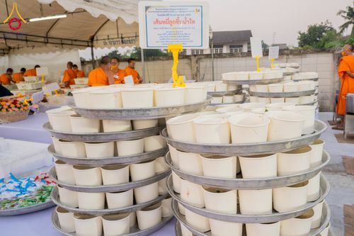 ภาพ No.294887:วันที่ 15 มกราคม พ.ศ. 2569 พิธีถวายภัตตาหารเป็นสังฆทาน แด่พระธรรมยาตรา ณ วัดโบสถ์บน ต.บางคูเวียง จ.นนทบุรี อนุสรณ์สถานลำดับที่ 4 สถานที่เกิดด้วยกายธรรม ในโครงการธรรมยาตรา กตัญญูบูชา มหาปูชนียาจารย์ พระมงคลเทพมุนี(สด จนฺทสโร) พระผู้ปราบมาร อนุสรณ์สถาน 7 แ