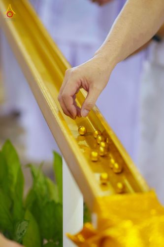 ภาพ No.81656:พิธีหล่อพระประธานเพื่อประดิษฐาน ณ ห้องแก้วสารพัดนึก 2 เนื่องในวันวิสาขบูชา วันเสาร์ที่ 3 มิถุนายน 2566 ณ วัดพระธรรมกาย จ.ปทุมธานี