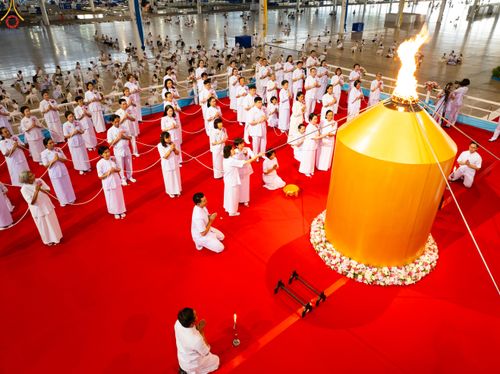 ภาพ No.286391:วันอาทิตย์ที่ 13 กรกฎาคม พ.ศ.2568 พิธีปฎิบัติธรรม และพิธีจุดเทียนใจ ไฟนิรันดร์ อนันตชัย ณ สภาธรรมกายสากล วัดพระธรรมกาย
