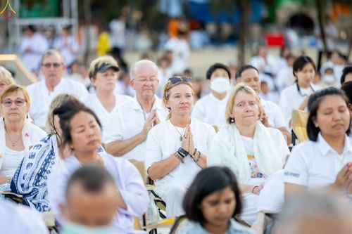 ภาพ No.302046:วันที่ 23 มกราคม พ.ศ. 2569 พิธีจุดประทีปธรรมถวายเป็นพุทธบูชา และบูชาธรรมมหาปูชนียาจารย์  ณ อนุสรณ์สถานลำดับที่ 5 สถานที่เผยแผ่วิชชาธรรมกายครั้งแรก อนุสรณ์สถานบางปลา วัดบางปลา อำเภอบางเลน จังหวัดนครปฐม ในโครงการธรรมยาตรา กตัญญูบูชา มหาปูชนียาจารย์ พระมงคล