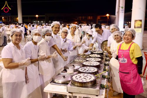 ภาพ No.287237:วันที่ 3 มกราคม พ.ศ.2569 พิธีถวายภัตตาหารเป็นสังฆทาน แด่พระธรรมยาตรา ณ วัดพระธรรมกาย  จังหวัดปทุมธานี ในโครงการธรรมยาตรา กตัญญูบูชา มหาปูชนียาจารย์ พระมงคลเทพมุนี(สด จนฺทสโร) พระผู้ปราบมาร อนุสรณ์สถาน 7 แห่ง ปีที่ 14