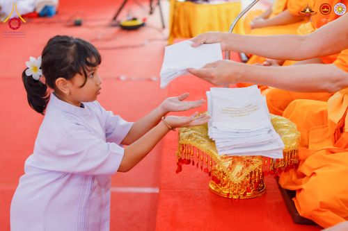 ภาพ No.284552:วันพุธที่ 17  ธันวาคม พ.ศ.2568  พิธีบวชอุบาสิกาแก้ว อินโดนีเซีย ณ ประเทศอินโดนีเซีย