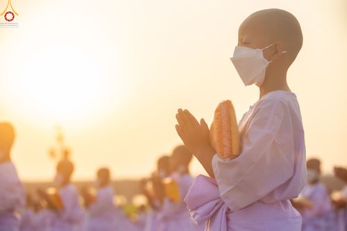 ภาพ No.79695:พิธีเวียนประทักษิณ ณ พระมหาธรรมกายเจดีย์ และพิธีวันทาเจดีย์ ในโครงการบรรพชาสามเณรฟื้นฟูพระพุทธศาสนาทั่วไทย วันเสาร์ที่ 8 เมษายน พ.ศ.2566