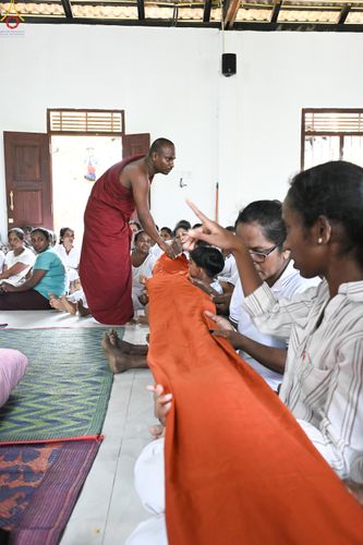 ภาพ No.278817:วันที่ 1 พฤศจิกายน  2568  กฐินสมทบวัดต่างประเทศ โดยคณะศิษยานุศิษย์ บูชาธรรม 81 ปี หลวงพ่อธัมมชโย ณ วัดธรรมรักษิตาราม ประเทศศรีลังกา