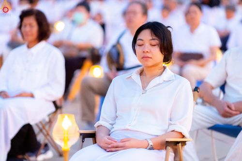 ภาพ No.307958:วันที่ 31 มกราคม พ.ศ. 2569 พิธีจุดประทีปธรรมถวายเป็นพุทธบูชา  และบูชาธรรมมหาปูชนียาจารย์ (ภาพชุดที่ 3) ณ วัดพระธรรมกาย ปทุมธานี ในโครงการธรรมยาตรา กตัญญูบูชา มหาปูชนียาจารย์ พระมงคลเทพมุนี(สด จนฺทสโร) พระผู้ปราบมาร อนุสรณ์สถาน 7 แห่ง ปีที่ 14