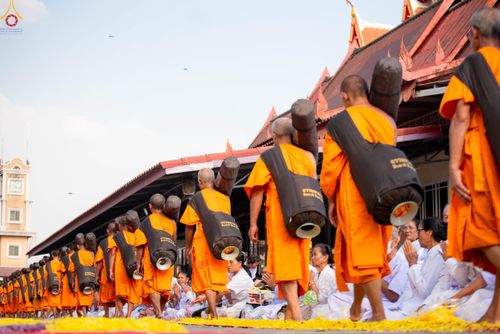 ภาพ No.295229:วันที่ 16 มกราคม พ.ศ. 2569 พิธีต้อนรับพระธรรมยาตรา อนุสรณ์สถานลำดับที่ 4 (ภาพชุดที่ 2) สถานที่เกิดด้วยกายธรรม ณ วัดโบสถ์บน ต.บางคูเวียง จ.นนทบุรี ในโครงการธรรมยาตรา กตัญญูบูชา มหาปูชนียาจารย์ พระมงคลเทพมุนี(สด จนฺทสโร) พระผู้ปราบมาร อนุสรณ์สถาน 7 แห่ง ปี