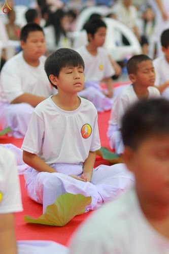 ภาพ No.320057:วันเสาร์ที่ 4 เมษายน 2569 พิธีตัดปอยผม ขอขมาผู้ปกครอง  มอบบาตร-ผ้าไตร และพิธีบรรพชาสามเณร 87 รูป  ณ ศูนย์ปฏิบัติธรรมระยอง(บ้านช่องลม)  ต.บางบุตร อ.บ้านค่าย จ.ระยอง