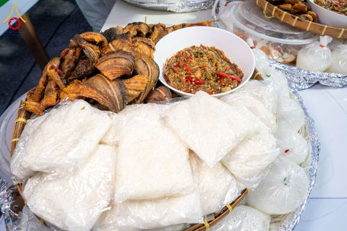 ภาพ No.291444:วันที่ 10 มกราคม พ.ศ. 2569 พิธีถวายภัตตาหารเป็นสังฆทาน แด่พระธรรมยาตรา ณ อนุสรณ์สถานคลองบางนางแท่น อ.สามพราน จ.นครปฐม ในโครงการธรรมยาตรา กตัญญูบูชา มหาปูชนียาจารย์ พระมงคลเทพมุนี(สด จนฺทสโร) พระผู้ปราบมาร อนุสรณ์สถาน 7 แห่ง ปีที่ 14