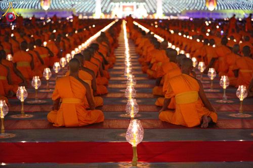 ภาพ No.307230:วันที่ 31 มกราคม พ.ศ. 2569  พิธีจุดประทีปธรรมถวายเป็นพุทธบูชา  และบูชาธรรมมหาปูชนียาจารย์ (ภาพชุดที่ 1) ณ วัดพระธรรมกาย ปทุมธานี ในโครงการธรรมยาตรา กตัญญูบูชา มหาปูชนียาจารย์ พระมงคลเทพมุนี(สด จนฺทสโร) พระผู้ปราบมาร อนุสรณ์สถาน 7 แห่ง ปีที่ 14