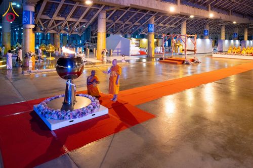 ภาพ No.125164:พิธีฉลองชัยสวดธัมมจักกัปปวัตตนสูตร ครบ 6,152,001,250 จบ ณ มหารัตนวิหารคด วัดพระธรรมกาย วันเสาร์ 24 กุมภาพันธ์ พ.ศ. 2567