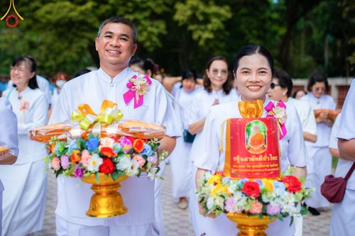 ภาพ No.173455:พิธีทอดกฐิน ณ วัดเขาบายศรี จ.ชลบุรี ในโครงการกฐินสามัคคีทั่วไทย 30,000 วัด บูชาธรรม 80 ปี หลวงพ่อธัมมชโย โดยคณะศิษยานุศิษย์วัดพระธรรมกาย วันที่ 1 พฤศจิกายน พ.ศ. 2567