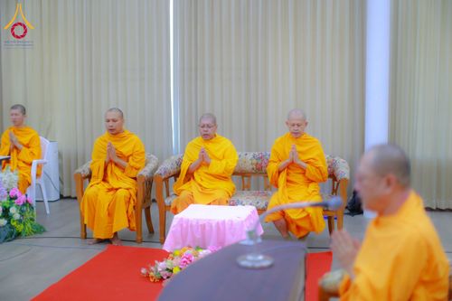 ภาพ No.197510:พิธีถวายสังฆทานคณะสงฆ์ 2 นิกายเชื่อมสัมพันธ์ไทย-เกาหลี วันอาทิตย์ที่ 5 มกราคม พ.ศ. 2568 ณ อาคารชมรมภาวนารักษ์ วัดพระธรรมกาย อำเภอคลองหลวง จังหวัดปทุมธานี