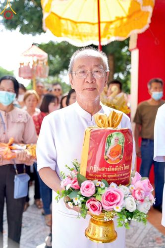 ภาพ No.173585:พิธีทอดกฐิน ณ วัดปู่บัว จ.สุพรรณบุรี ในโครงการกฐินสามัคคีทั่วไทย 30,000 วัด บูชาธรรม 80 ปี หลวงพ่อธัมมชโย โดยคณะศิษยานุศิษย์วัดพระธรรมกาย วันที่ 27 ตุลาคม พ.ศ. 2567