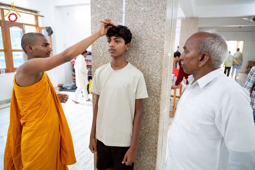 ภาพ No.230996:วันที่ 1 กรกฎาคม พ.ศ. 2568 โครงการบรรพชาสามเณร 300 รูป ถวายเป็นพุทธบูชา  วันอาสาฬหบูชา ณ จุดกำเนิดพระรัตนตรัย  ต้นแหล่งธัมมจักกัปปวัตตนสูตร เมืองพาราณสี  สารนาถ ประเทศอินเดีย