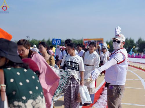 ภาพ No.206498:V.54 สารพัดV สารพัดดี ที่บางปลา ในโครงการธรรมยาตรา กตัญญูบูชา มหาปูชนียาจารย์ พระมงคลเทพมุนี(สด จนฺทสโร) พระผู้ปราบมาร อนุสรณ์สถาน 7 แห่ง ปีที่ 13 ระหว่างวันที่ 2-31 มกราคม พ.ศ. 2568