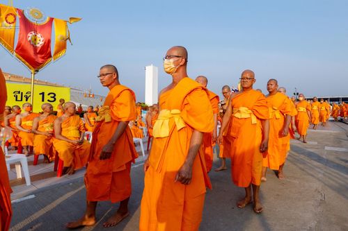 ภาพ No.204460:พิธีจุดประทีปถวายเป็นพุทธบูชา และบูชาธรรมมหาปูชนียาจารย์ ณ วัดพระธรรมกาย ตำบลคลองสาม อำเภอคลองหลวง จังหวัดปทุมธานี ในโครงการธรรมยาตรา กตัญญูบูชา มหาปูชนียาจารย์ พระมงคลเทพมุนี(สด จนฺทสโร) พระผู้ปราบมาร ปีที่ 13 วันที่ 31 มกราคม พ.ศ. 2568