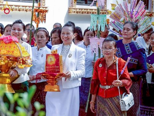 ภาพ No.274150:วันที่ 30 ตุลาคม พ.ศ. 2568 พิธีทอดกฐินสามัคคีทั่วไทย ณ วัดเวฬุวนาราม อ.สมเด็จ จ.กาฬสินธุ์ โดยคณะศิษยานุศิษย์ บูชาธรรม 81 ปี หลวงพ่อธัมมชโย