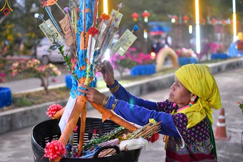 ภาพ No.123644:พิธีตักบาตรพระ ๑,๐๐๐ รูป ทำบุญครบรอบวัดห้วยตองสัก ๓๖ ปี วันเสาร์ที่ ๑๐ กุมภาพันธ์ พ.ศ. ๒๕๖๗ ณ วัดห้วยตองสัก อ.จอมทอง จ.เชียงใหม่