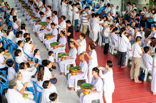 ภาพ No.156617:พิธีบรรพชาอุปสมบท ธรรมทายาท โครงการอุปสมบทหมู่บูชาธรรมครบรอบ 107 ปี วันครูผู้ค้นพบวิชชาธรรมกาย ณ โบสถ์พระไตรปิฏก วัดพระธรรมกาย วันเสาร์ที่ 14 กันยายน พ.ศ. 2567