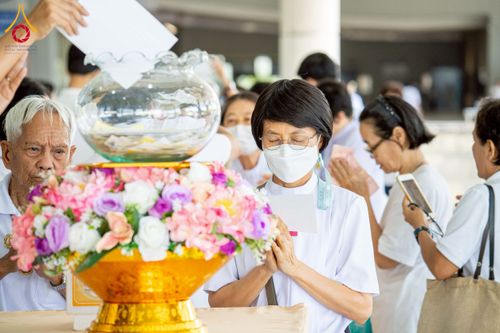 ภาพ No.253486:วันอังคารที่ 7 ตุลาคม พ.ศ.2568 (วันพระ ขึ้น 15 ค่ำ เดือน 11) พิธีบุพเปตพลี ครั้งที่ 171 ร่วมอุทิศบุญแด่หมู่ญาติที่ล่วงลับไปแล้ว และสืบทอดอายุพระพุทธศาสนา ณ หอฉันคุณยายอาจารย์ฯ วัดพระธรรมกาย