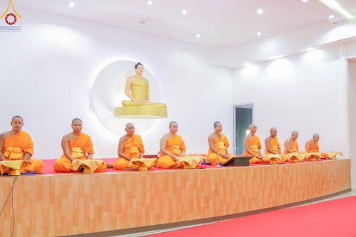 ภาพ No.216140:วันเสาร์ที่ 5 เมษายน พ.ศ. 2568 พิธีตัดปอยผม พิธีขอขมาผู้ปกครอง พิธีขอขมามอบผ้าไตร พิธีบรรพชา พิธีถวายบาตรสามเณร ณ ศูนย์ปฏิบัติธรรมและศูนย์อบรมเยาวชนเพชรบุรี ต.ท่าแลง อ.ท่ายาง จ.เพชรบุรี