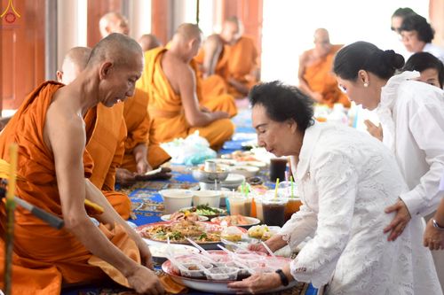 ภาพ No.252467:วันที่ 11 ตุลาคม พ.ศ. 2568 พิธีทอดกฐินสามัคคีทั่วไทย 30,000 วัด โดยคณะศิษยานุศิษย์ บูชาธรรม 81 ปี หลวงพ่อธัมมชโย ณ วัดบางวันทอง อ.บ้านแพ้ว จ.สมุทรสงคราม