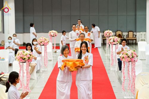 ภาพ No.229014:วันอาทิตย์ที่ 15 มิถุนายน พ.ศ. 2568 พิธีทอดผ้าป่าทุนพัฒนาพระมหาเปรียญ และทุนเผยแผ่พระพุทธศาสนาไปทั่วโลก ณ ห้องสัมมนา SPD สภาธรรมกายสากล วัดพระธรรมกาย