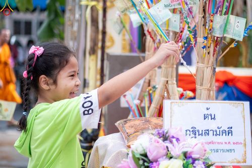 ภาพ No.94486:พิธีทอดกฐินสามัคคีทั่วไทย 5,000 วัด ณ วัดโบสถ์อินทรสารเพชร แขวงคูหาสวรรค์ เขตภาษีเจริญ กรุงเทพมหานคร วันที่ 12 พฤศจิกายน พ.ศ. 2566
