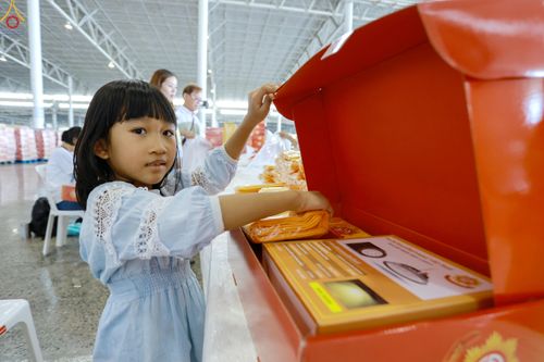 ภาพ No.322079:วันที่ 14 เมษายน พ.ศ.2569 การเตรียมกล่องไทยธรรม วันสุดท้าย เพื่องานถวายมหาสังฆทาน 40,000 กว่าวัดทั่วประเทศ วันคุ้มครองโลก 22 เมษายน พ.ศ.2569 วัดพระธรรมกาย