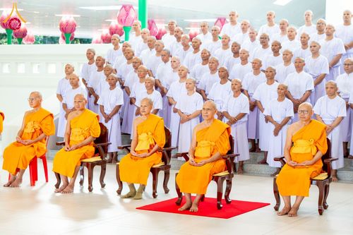 ภาพ No.277681:วันเสาร์ที่ 6 ธันวาคม พ.ศ. 2568 พิธีบรรพชาอุปสมบทและพิธีถวายบาตร โครงการอุปสมบทบูชาธรรมมหาปูชนียาจารย์ ประจำปี พ.ศ.2568 โครงการบวชพระนานาชาติ AEC และ WAB รุ่น CEO (นักบริหาร) รุ่นที่ 5 ณ มหาธรรมกายเจดีย์ วัดพระธรรมกาย