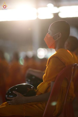 ภาพ No.80780:พิธีตักบาตร , พิธีบูชาข้าวพระในวันอาทิตย์ต้นเดือน วันที่ 7 พฤษภาคม พ.ศ. 2566 ณ วัดพระธรรมกาย