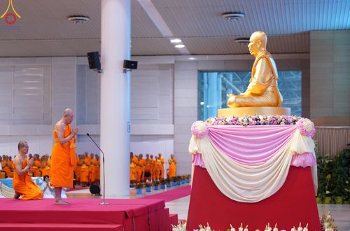 ภาพ No.160076:พิธีทอดผ้าป่าสมทบกฐินวัดพระธรรมกาย และสมทบกฐิน 30,000 วัดทั่วไทย ครั้งที่ 3 ณ สภาธรรมกายสากล วัดพระธรรมกาย วันพฤหัสบดีที่ 10 ตุลาคม พ.ศ. 2567