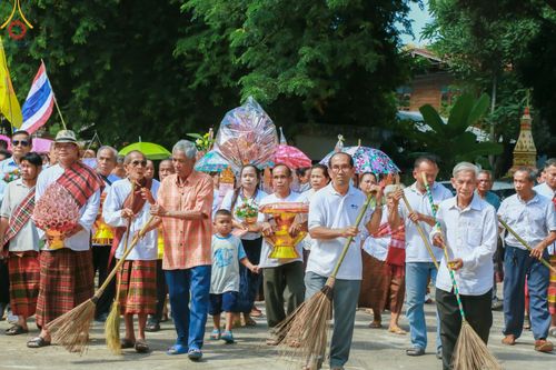 ภาพ No.166123:พิธีทอดกฐิน ณ วัดศรีบุญเรือง จ.อำนาจเจริญ ในโครงการกฐินสามัคคีทั่วไทย 30,000 วัด บูชาธรรม 80 ปี หลวงพ่อธัมมชโย โดยคณะศิษยานุศิษย์วัดพระธรรมกาย วันที่ 20 ตุลาคม พ.ศ. 2567