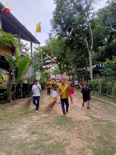 ภาพ No.274192:วันที่ 26 ตุลาคม พ.ศ. 2568 พิธีทอดกฐินสามัคคีทั่วไทย ณ วัดภูหินตัด โนนดินแดง บุรีรัมย์ โดยคณะศิษยานุศิษย์ บูชาธรรม 81 ปี หลวงพ่อธัมมชโย