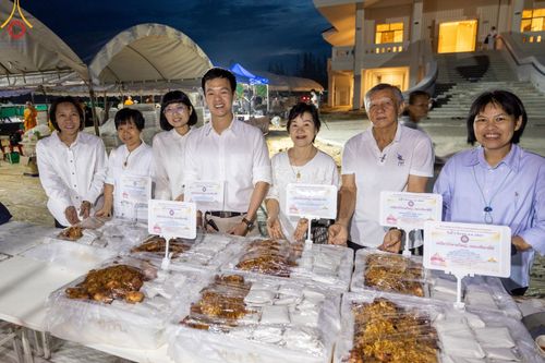 ภาพ No.127787:พิธีถวายภัตตาหารเป็นสังฆทาน แด่คณะพระธรรมยาตราฯ ในโครงการธรรมยาตราอัญเชิญพระบรมสารีริกธาตุ ประดิษฐาน ณ มหารัตนเจดีย์สิริปทุมสวรรค์ อ.บางกล่ำ จ.สงขลา วันที่ 9 มีนาคม พ.ศ. 2567