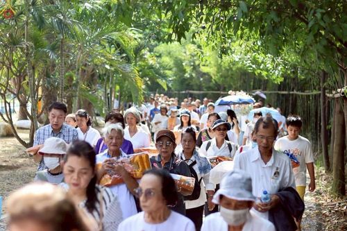 ภาพ No.267500:วันที่ 26 ตุลาคม พ.ศ. 2568 พิธีทอดกฐินสามัคคีทั่วไทย ณ วัดใหม่สันติสุข อ.เมือง จ.นครปฐม โดยคณะศิษยานุศิษย์ บูชาธรรม 81 ปี หลวงพ่อธัมมชโย