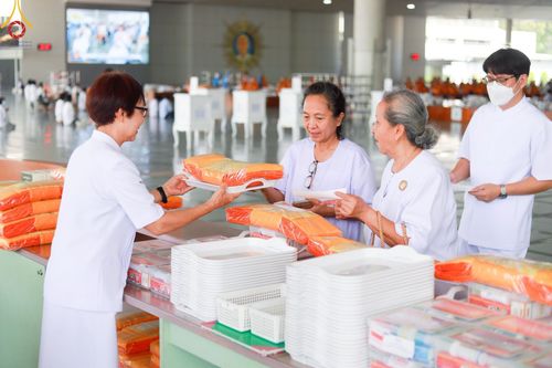 ภาพ No.213440:วันเสาร์ที่ 29 มีนาคม พ.ศ. 2568 พิธีถวายภัตตาหารเมนูสวรรค์ "เพื่อการบรรลุธรรม" ณ หอฉันคุณยายอาจารย์ฯ วัดพระธรรมกาย