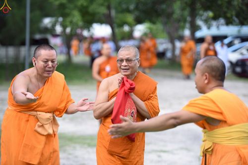 ภาพ No.261526:วันที่ 17-18 ตุลาคม พ.ศ. 2568 พิธีเจริญพระพุทธมนต์คณะสงฆ์ 108 กลั่นแผ่นดินองค์พระเจดีย์สระบุรี สมโภชองค์กฐิน และพิธีทอดกฐิน ณ ศูนย์ปฏิบัติธรรมสระบุรี ในโครงการกฐินสามัคคีทั่วไทย 30,000 วัด บูชาธรรม 81 ปี หลวงพ่อธัมมชโย โดยคณะศิษยานุศิษย์วัดพระธรรมกาย