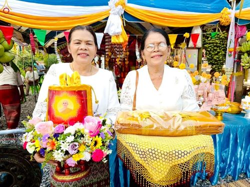 ภาพ No.270155:วันที่ 27 ตุลาคม พ.ศ. 2568 พิธีทอดกฐินสามัคคีทั่วไทย ณ วัดศรีสุขสำราญ อ.สีชมพู จ.ขอนแก่น โดยคณะศิษยานุศิษย์ บูชาธรรม 81 ปี หลวงพ่อธัมมชโย
