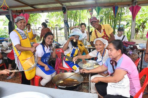 ภาพ No.100387:พิธีทอดกฐินสามัคคี และพิธีเทฐานรากอาคาร สร้างโรงทานหมู่บ้านปฎิบัติธรรม ณ ศูนย์อบรมเยาวชนปัตตานี วันที่ 26 พฤศจิกายน พ.ศ. 2566