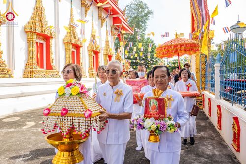 ภาพ No.166571:พิธีทอดกฐิน ณ วัดสามขาว จ.อ่างทอง ในโครงการกฐินสามัคคีทั่วไทย 30,000 วัด บูชาธรรม 80 ปี หลวงพ่อธัมมชโย โดยคณะศิษยานุศิษย์วัดพระธรรมกาย วันที่ 27 ตุลาคม พ.ศ. 2567