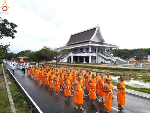 ภาพ No.96110:กฐินสามัคคี ฉลองวิหารพระมงคลเทพมุนี (สด จนฺทสโร) ณ ศูนย์ปฏิบัติธรรมภาคใต้ อ.บางกล่ำ จ.สงขลา วันที่ 19 พฤศจิกายน พ.ศ. 2566