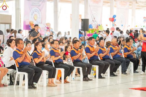 ภาพ No.111350:กิจกรรมงานวันเด็กแห่งชาติ รวมพลังเด็กเก่งและดี สร้างความดีสากล ปีที่ 6 ร่วมจัดโดย เทศบาลเมืองท่าโขลง พุทธสมาคมปทุมธานี องค์การบริหารส่วนตำบลคลองสาม ณ วัดพระธรรมกาย จ.ปทุมธานี วันที่ 13 มกราคม พ.ศ. 2567