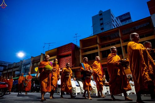 ภาพ No.237013:วันอาทิตย์ที่ 10 สิงหาคม พ.ศ. 2568 มหาสังฆทานครั้งยิ่งใหญ่ ตักบาตรพระ 10,000 รูป ถ.นิพัทธ์อุทิศ 3 ใจกลางนครหาดใหญ่ จ.สงขลา (ชุดที่ 2)