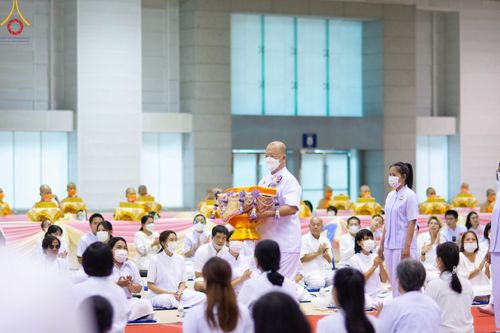 ภาพ No.88220:พิธีทอดผ้าป่าถวายทุนการศึกษาพระภิกษุสามเณรทั่วโลก, มอบโล่ผู้อุปถัมภ์มหาวิทยาลัยฯ ในวันครบรอบสถาปนา 20 ปี มหาวิทยาลัยธรรมกายแคลิฟอร์เนีย (DOU), พิธีถวายมหาสังฆทาน 108 รูป บูชาธรรมมหาปูชนียาจารย์ วันเสาร์ที่ 16 กันยายน พ.ศ. 2566 ณ ห้องแก้วสารพัดนึก1 วัดพระ