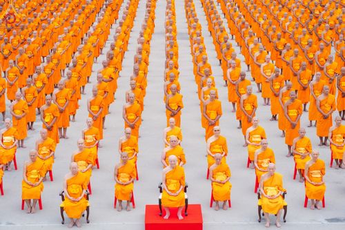 ภาพ No.182088:พระธรรมทายาทร่วมปฎิบัติธรรม รับฟังโอวาทจากหลวงพ่อทัตตชีโว และถ่ายภาพหมู่ประวัติศาสตร์ ณ ลานธรรมพระมหาธรรมกายเจดีย์  วัดพระธรรมกาย ในโครงการอุปสมบท บูชาธรรมมหาปูชนียาจารย์ วันที่ 13 ธันวาคม พ.ศ. 2567