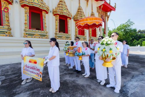 ภาพ No.176968:พิธีทอดกฐิน ณ วัดทรัพย์นาบุญยาราม ต.นาจอมเทียน อ.สัตหีบ จ.ชลบุรี ในโครงการทอดกฐินสามัคคีทั่วไทย 30,000 วัด บูชาธรรม 80 ปี หลวงพ่อธัมมชโย โดยคณะศิษยานุศิษย์วัดพระธรรมกาย วันที่ 2 พฤศจิกายน พ.ศ. 2567