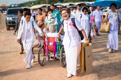 ภาพ No.129298:พิธีประดิษฐานพระบรมสารีริกธาตุ ณ มหารัตนะเจดีย์สิริปทุมสวรรค์ ศูนย์ปฏิบัติธรรมภาคใต้ อ.บางกล่ำ จ.สงขลา วันที่ 10 มีนาคม พ.ศ.2567